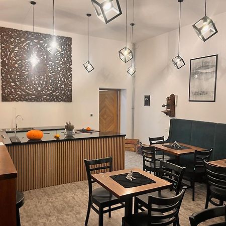 克罗斯诺The Old Townhouse公寓式酒店 外观 照片