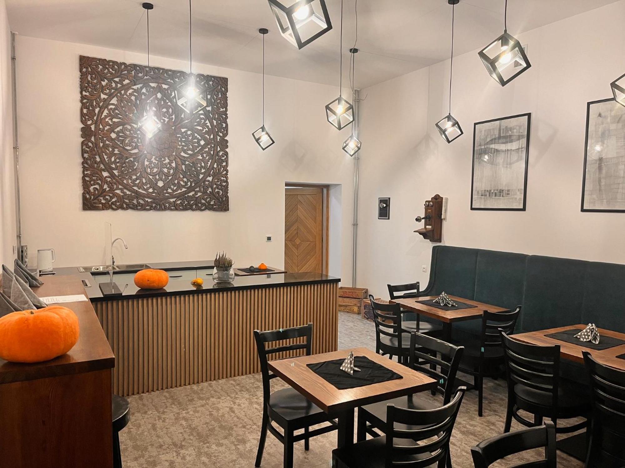 克罗斯诺The Old Townhouse公寓式酒店 外观 照片