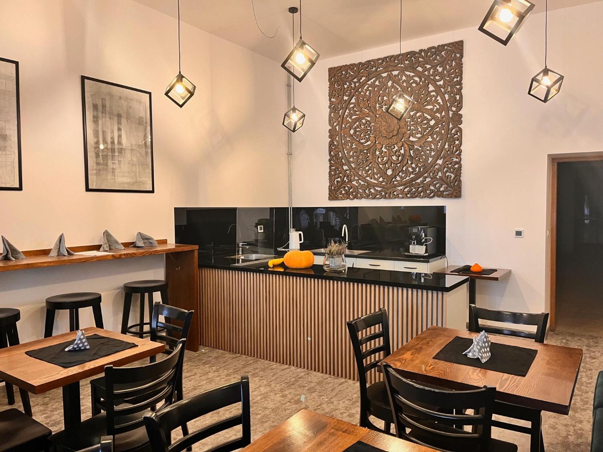 克罗斯诺The Old Townhouse公寓式酒店 外观 照片