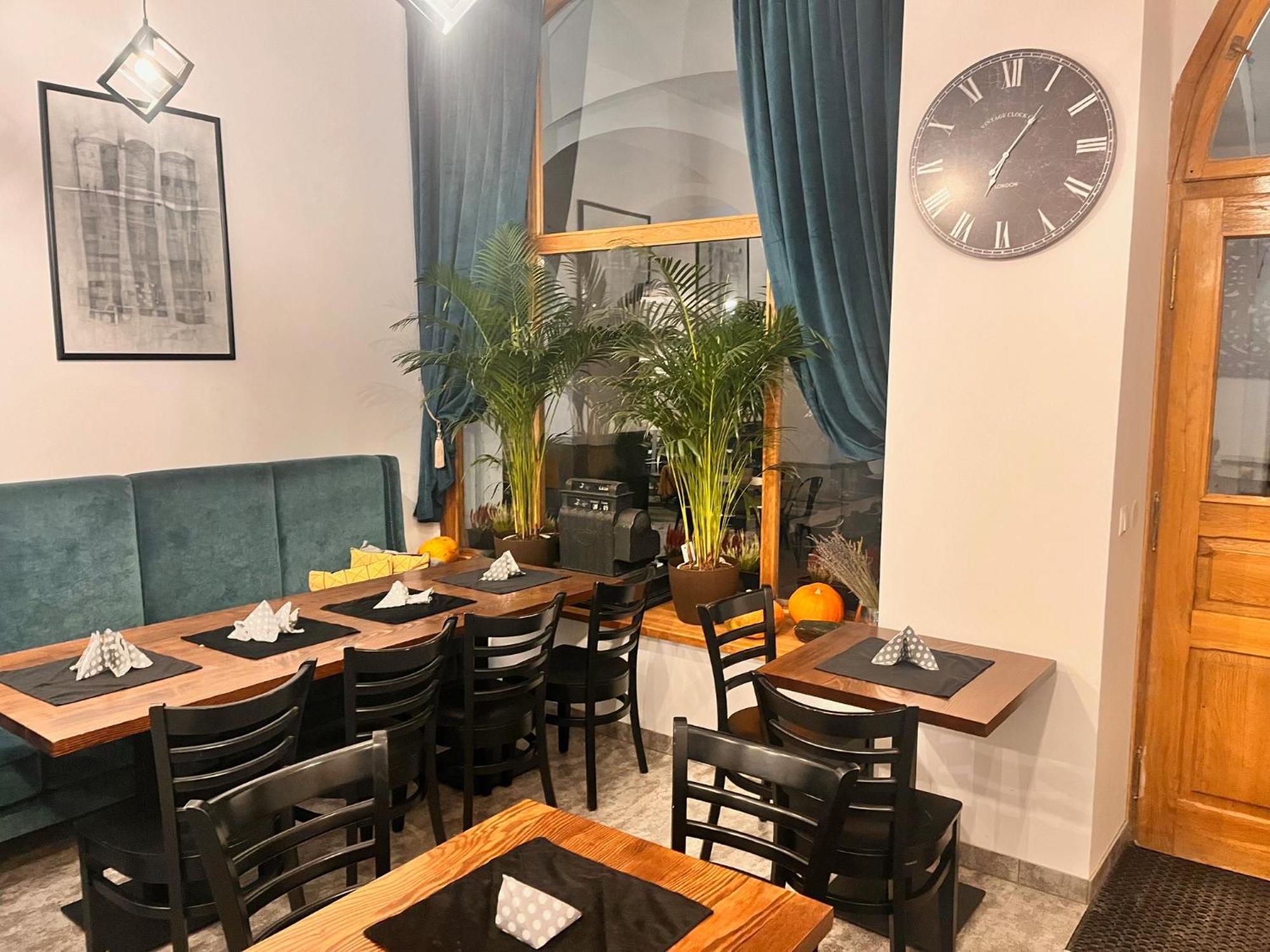 克罗斯诺The Old Townhouse公寓式酒店 外观 照片